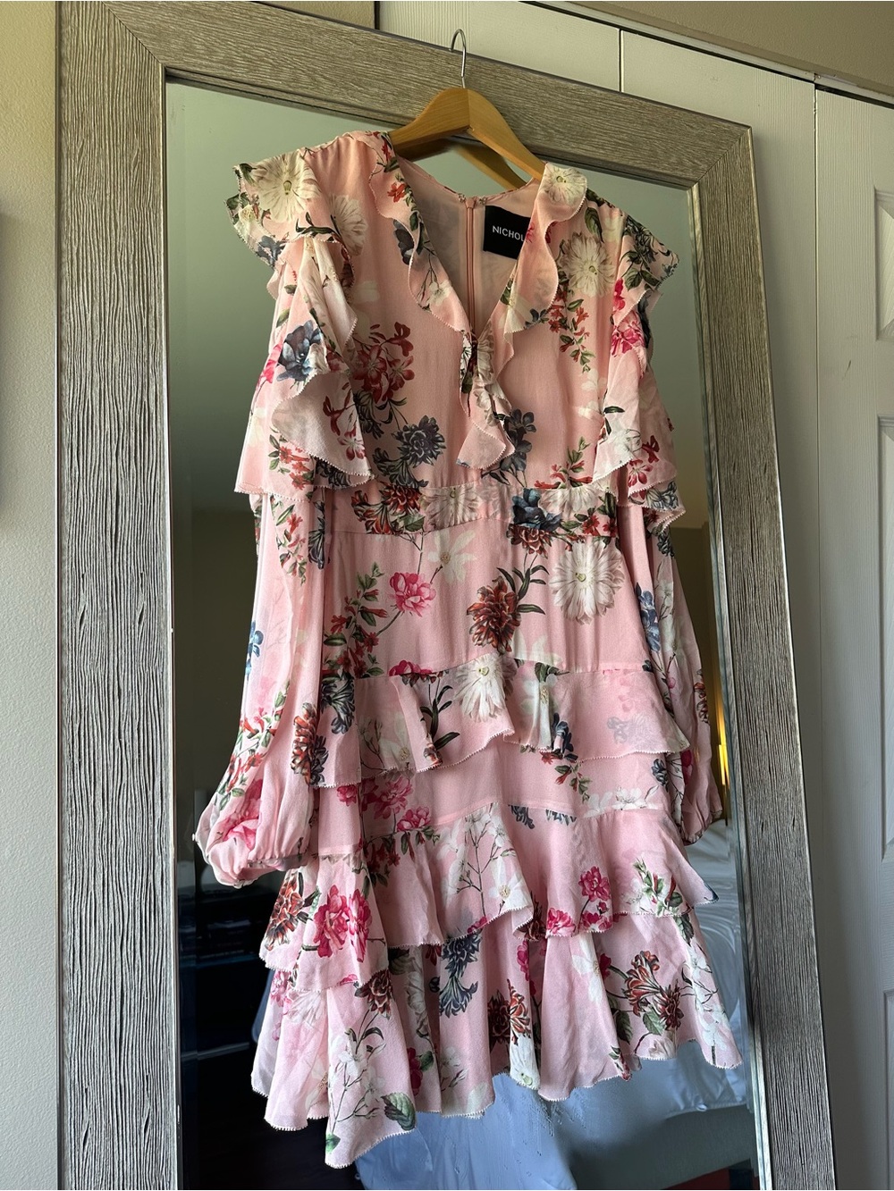 NICHOLAS Pink Floral Long Sleeve Ruffle Cold Shoulder 100% Silk Dress Size 2 XS